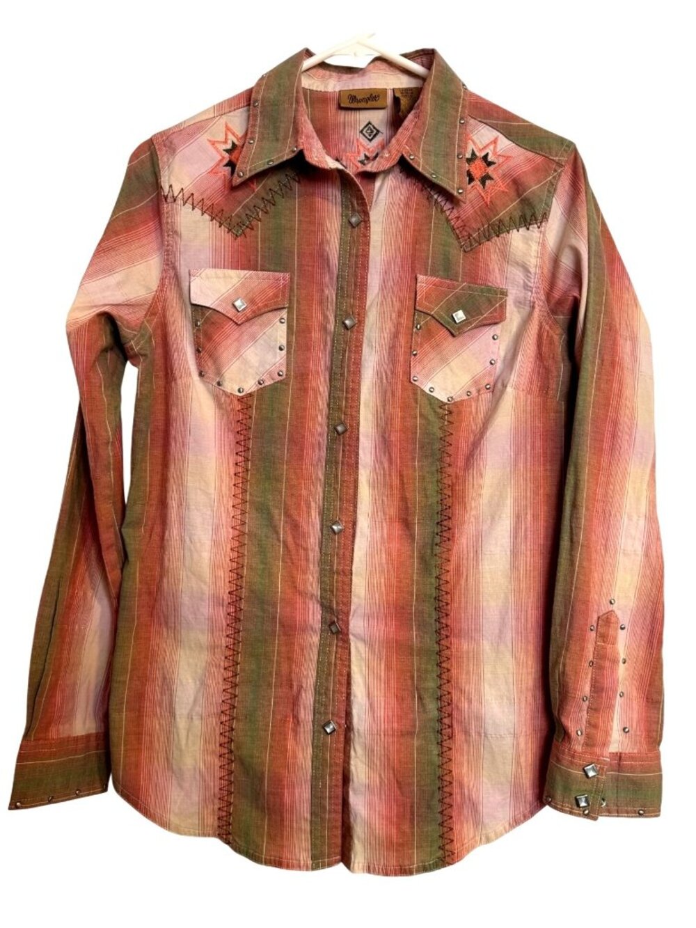 Wrangler Western Size Medium Snap Button Embriodered Shirt Women's